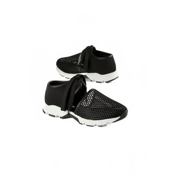 NEW ALL BLACK women's amazing mesh sneaker in black - Picture 2 of 5